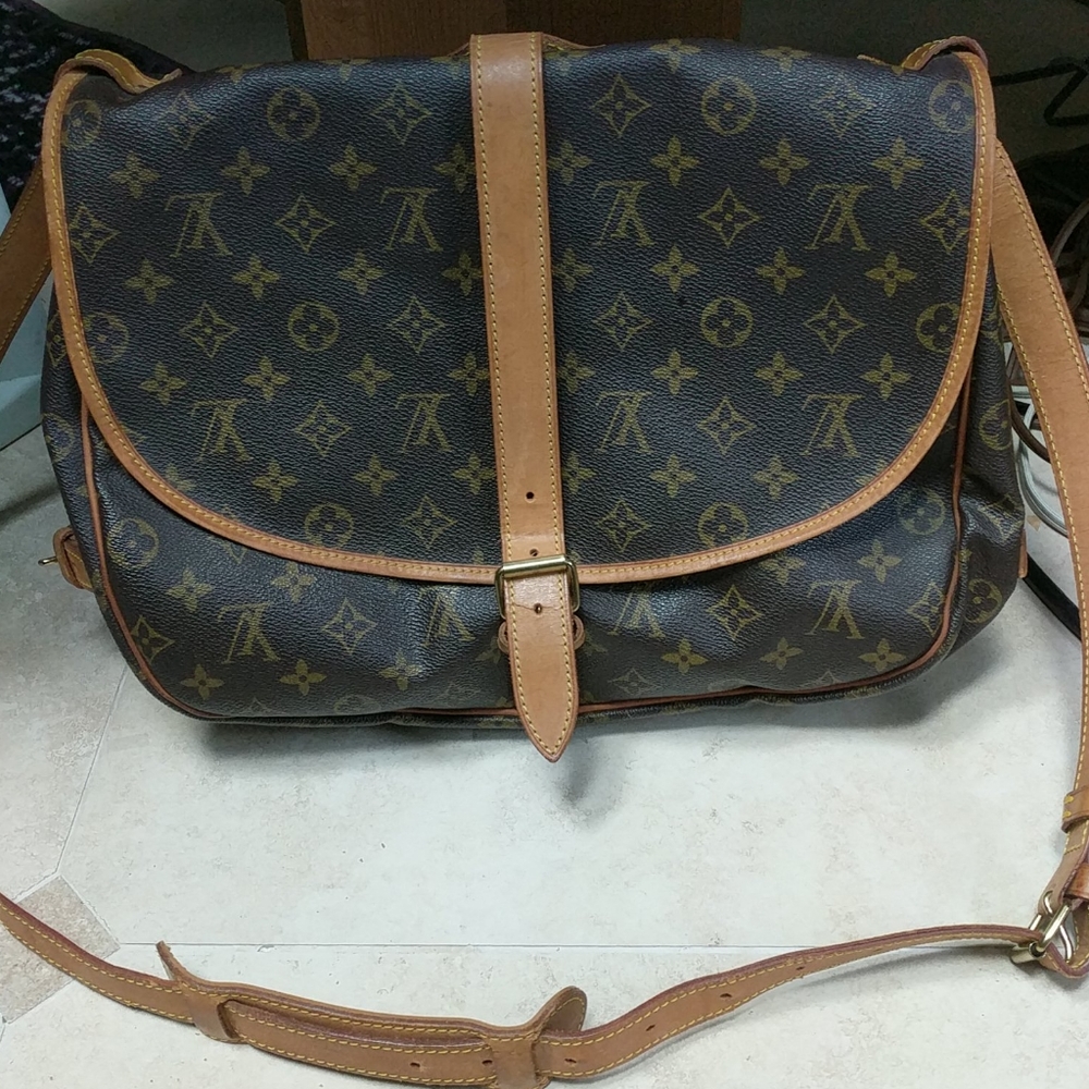 Authentic Louis Vuitton Saumur 35